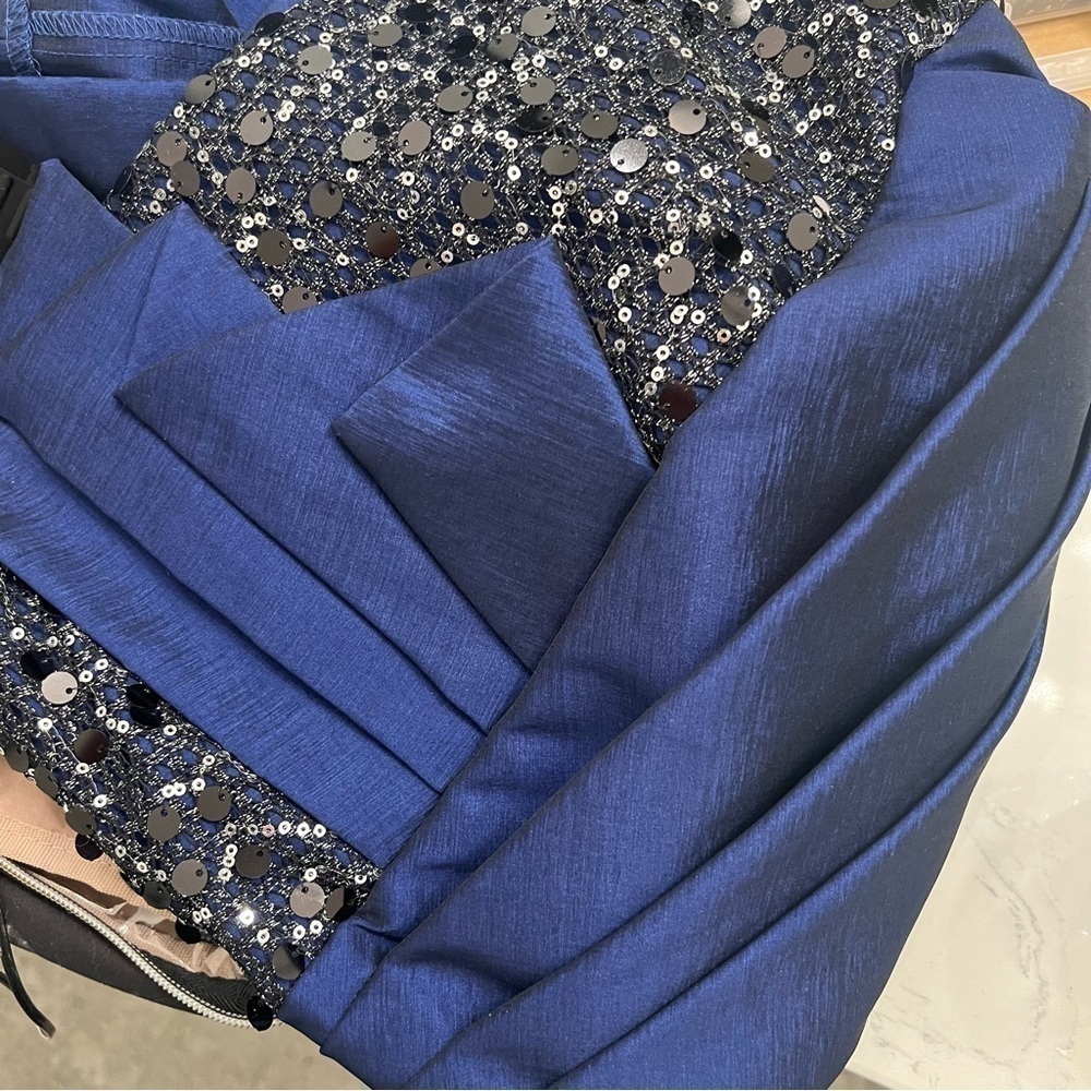 Betsy & Adam Women’s Royal Blue Metallica strapless cocktail dress - Picture 3 of 6